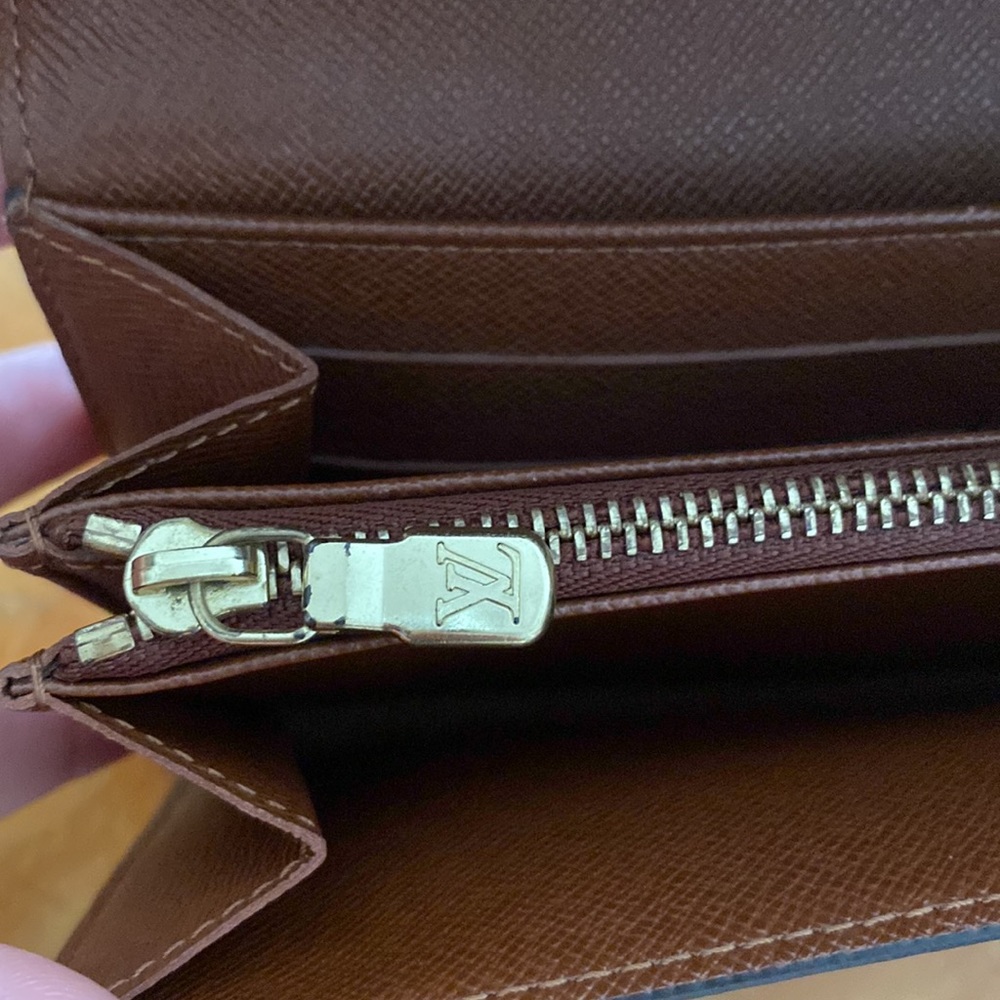 Louis Vuitton Sarah Wallet - Picture 6 of 10